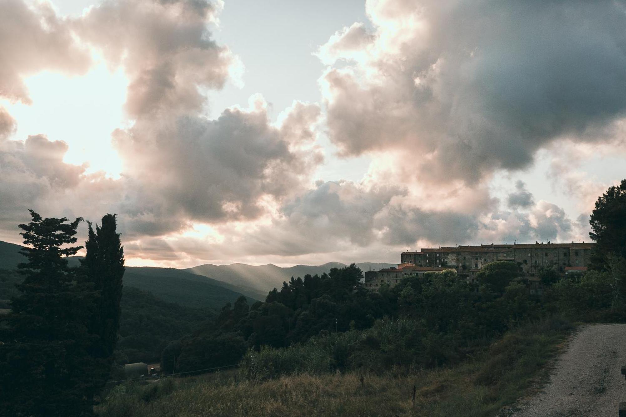 Il Cantuccio Di Monteverdi Marittimo, Borgo Di Canneto Canneto  Luaran gambar